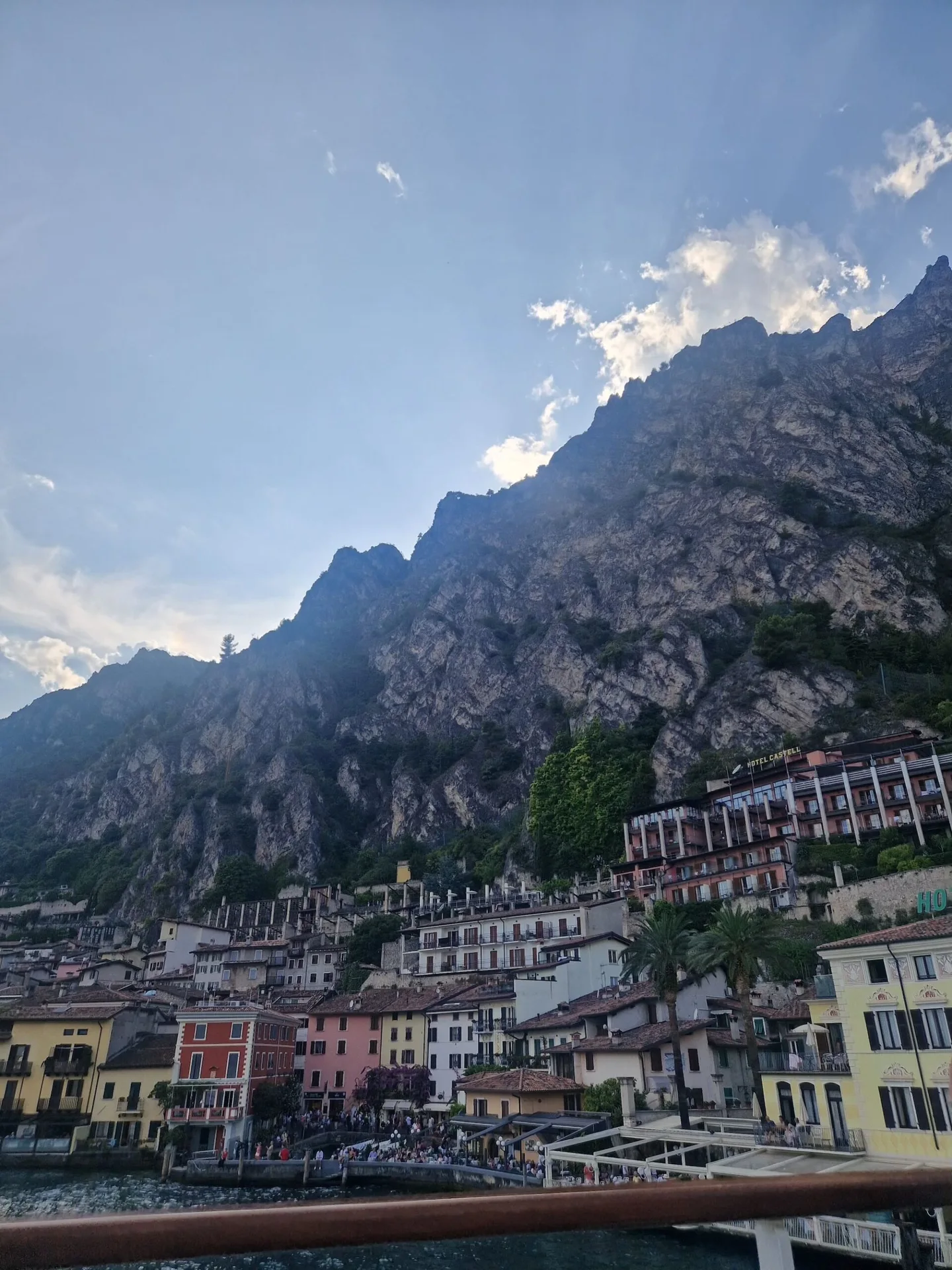 Limone z zavitimi potmi in dišečimi - limonami