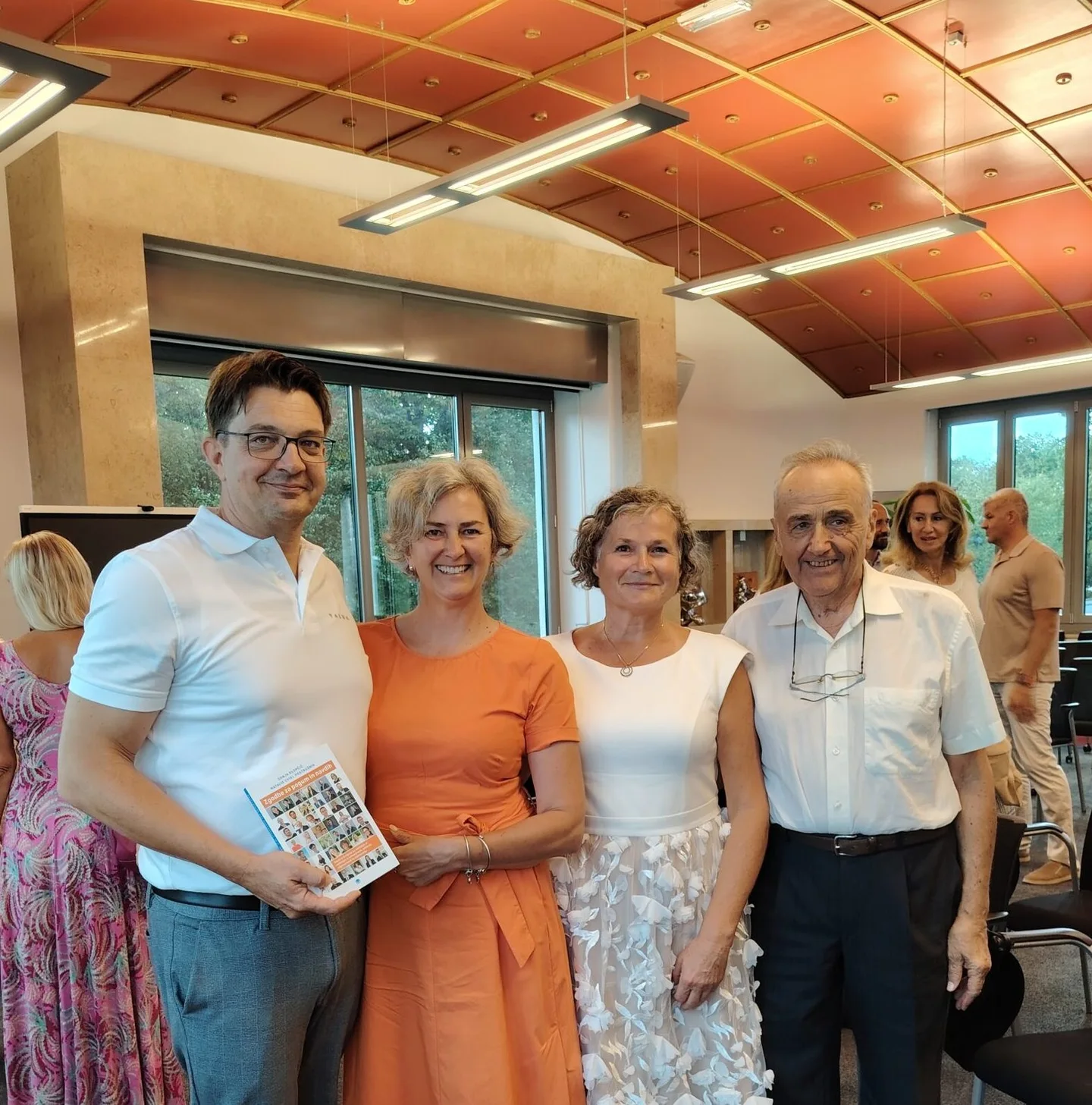 Marko Drobnič, Natalie Cvikl Postružnik, Sonja Klopčič, Tomaž Bole knjiga Zgodbe